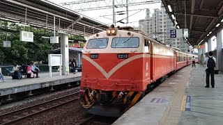 2022/6/19 516次摺疊門莒光號桃園進站