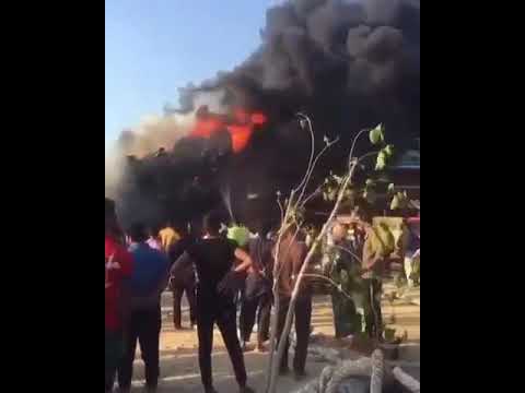 یکشنبه ۱۲ بهمن   جزیره قشم آتش سوزی لنج در یکی از کارگاه‌های لنج سازی پی پشت-جزیره قشم