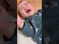 khóc vì sắp mọc răng