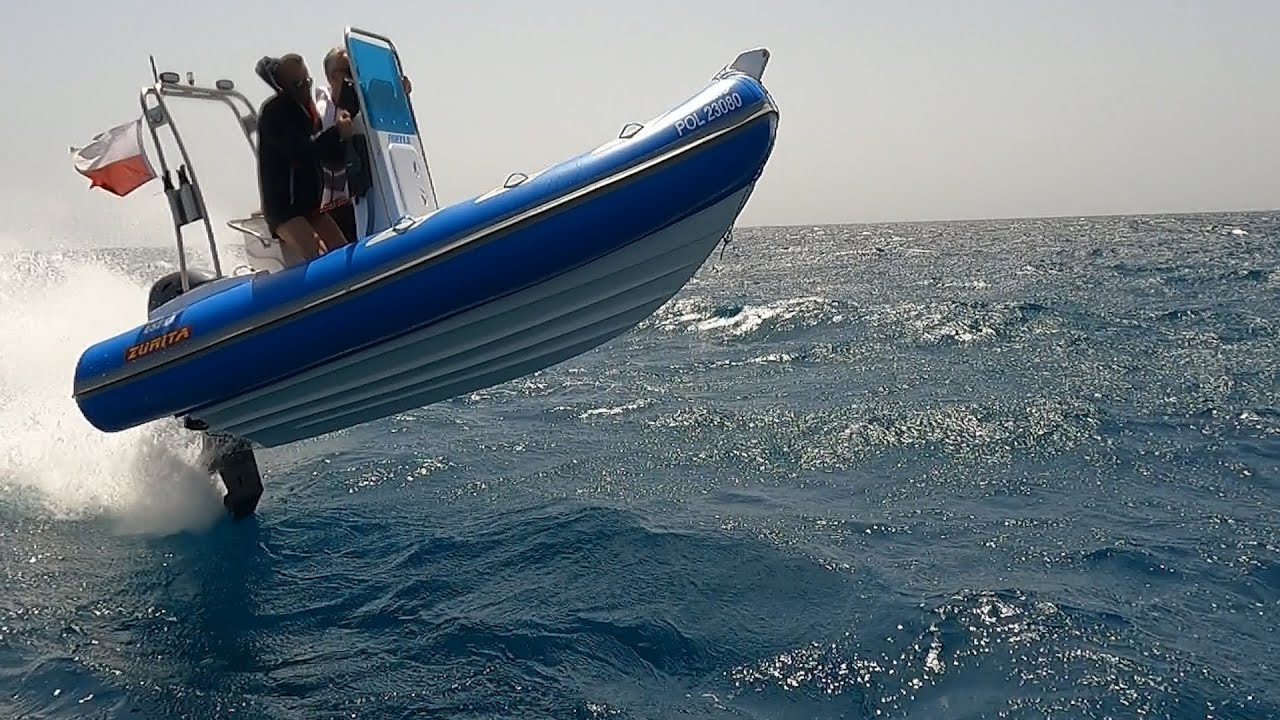 lanchas semirrígidas navegando / barcos semirrígidos / RIB