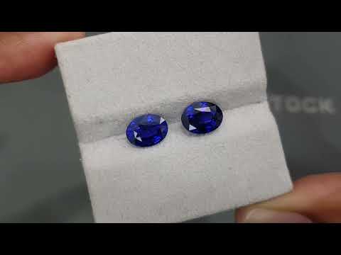 Pair of Royal Blue sapphires 4.62 carats in oval cut, Sri Lanka Video  № 3