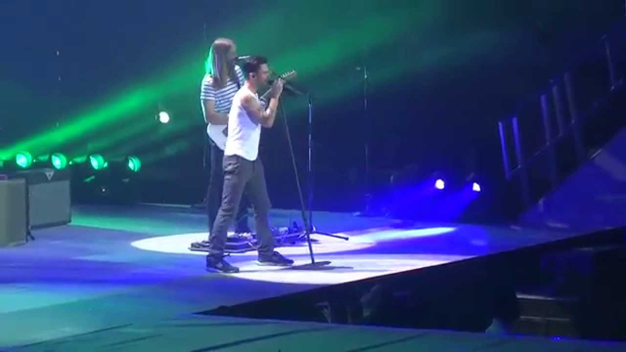 Maroon 5 (2014) - Payphone Live at The O2 Arena London - YouTube