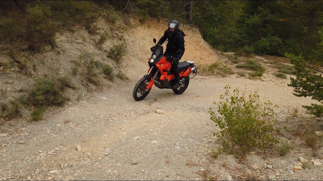 KTM 950 Adventure LC8 & Suzuki Bandit 1200 traveling and wild camping through (the south of) France.
