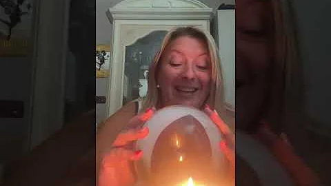 Cosa si vede nella sfera di cristallo?