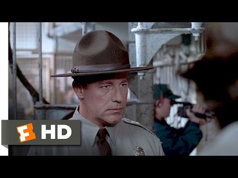 alcatraz-through-vicky's-eyes---so-i-married-an-axe-murderer-(4/8)-movie-clip-(1993)-hd