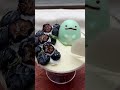 すみっこぐらしのトカゲ：おいしいケーキ🍰食べちゃう