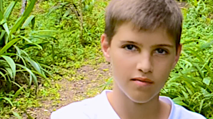 Lloyd Jansen van Vuuren ,12 year old boy singing: ...