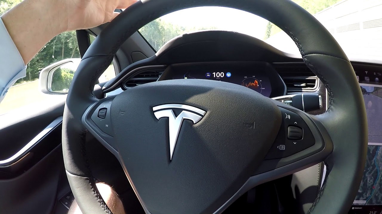 Работает ли автопилот на новой Tesla Model X с автосалона? - YouTube