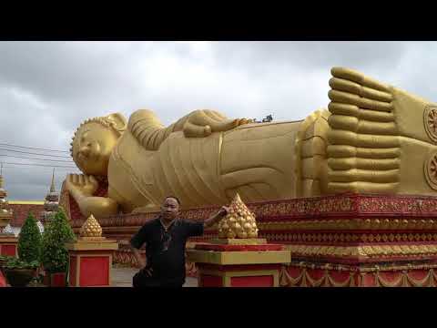 Video: Borobudur: Giant Buddhist Monument hauv Indonesia