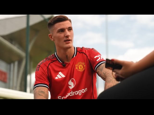 BENJAMIN SESKO INTERVIEW AT MANCHESTER UNITED - YouTube