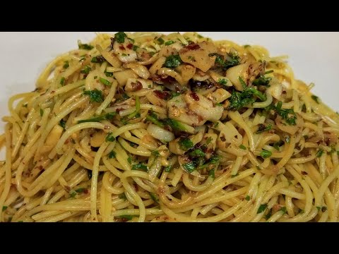 Easy Pasta Recipe (15-Minutes!) By S.F.H| Spaghetti Aglio e Olio | Pasta with Garlic and Olive Oil