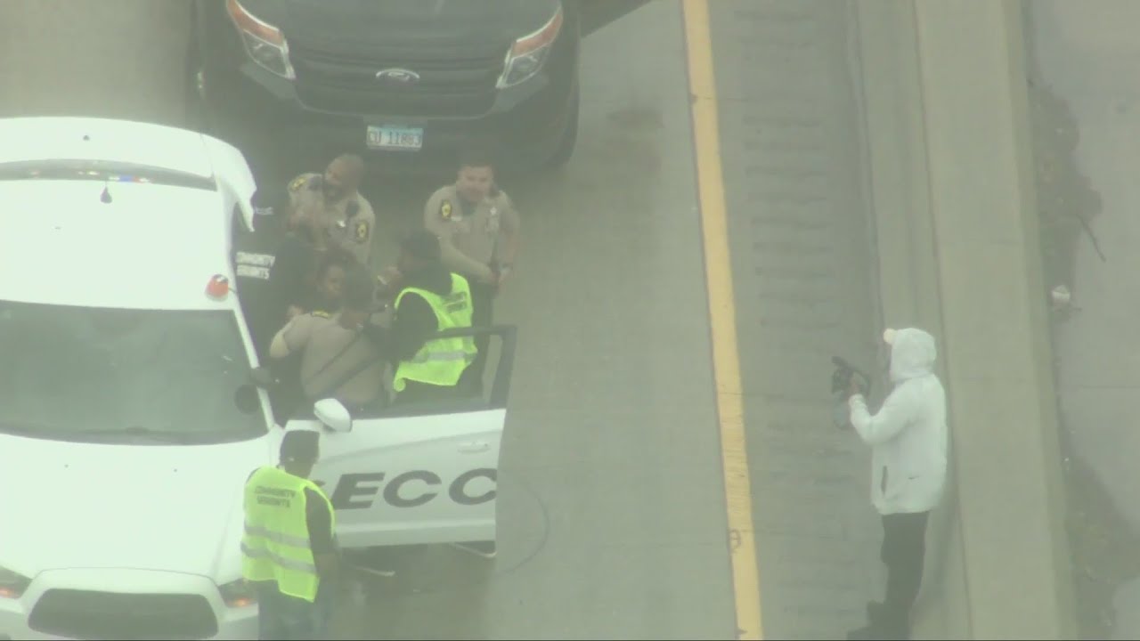 Dreadhead Cowboy attempts to shutdown Dan Ryan in protest, arrests made ...