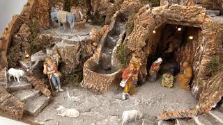 Presepe completo di statue Landi cm 52x55x48 h con cascata, asino con macina e luci funzionanti Video