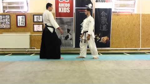 aihanmi katatedori ikkyo omote [TUTORIAL] Aikido basic technique