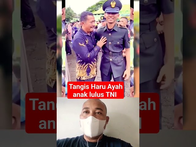 Momen haru TNI bertemu ayahnya saat lulus class=