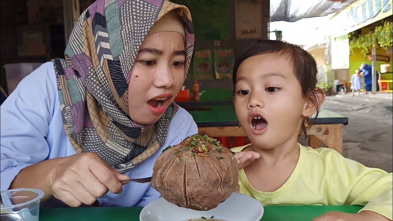 SALSA MAKAN BAKSO | Salsakids