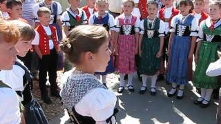 Swiss children yodeling during Jodlerfest 2