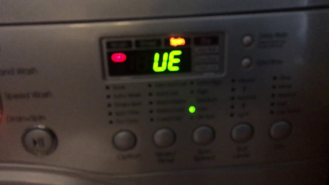 Ошибка машинки se. UE на стиральной машине LG. Стиральная машинка LG ошибка UE. Машинка выдает ошибку UE LG. Стиральная машинка LG f10b8nd.