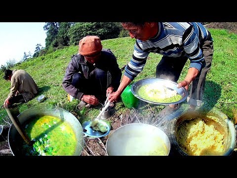 incredible-unseen-food-in-nepal-||-sisnu-&-ढिँडो-traditional-food-||-cooking-&-having-in-group-||