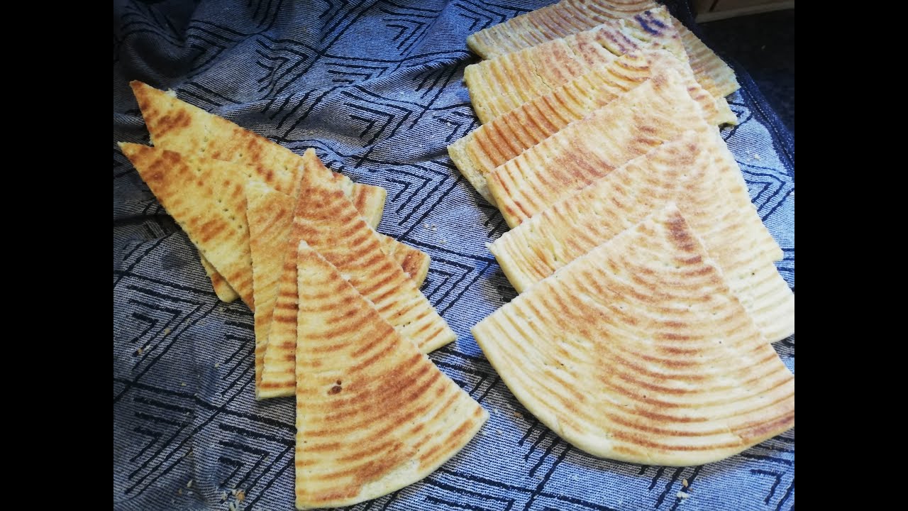 aghroum-tajine-ou-kessra-galette-de-semoule-youtube