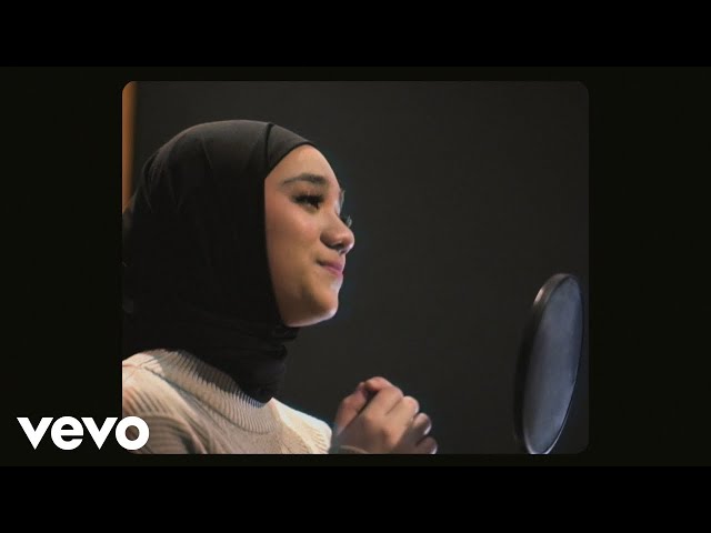 Nabila Taqiyyah - Menghargai Kata Rindu (Official Lyric Video) class=