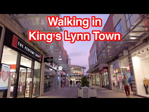 Walking in King's Lynn Town in England