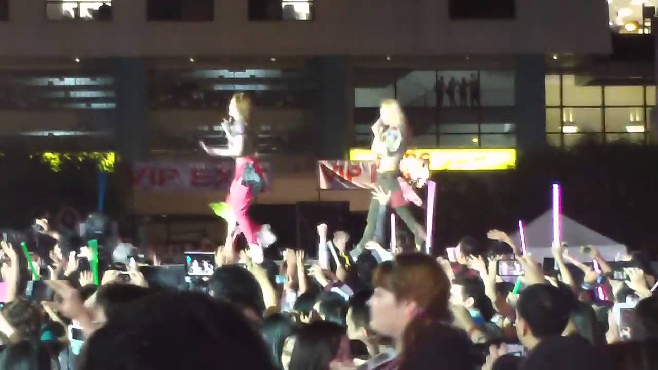 So Nyuh Shi Dae - Gee (Mall of Asia Concert Grounds, January 19, 2013)