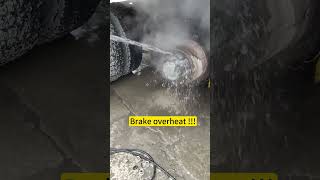 Brake Overheat  #Truck #Trucking  #Truckfail #Heavyequipment #トラック #トラック運転手 #Lastkraftwagen