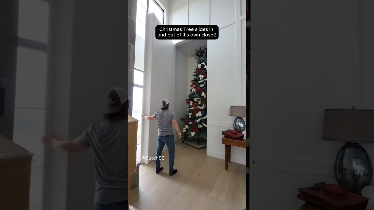 Get yourself a Christmas Tree Closet…🎄