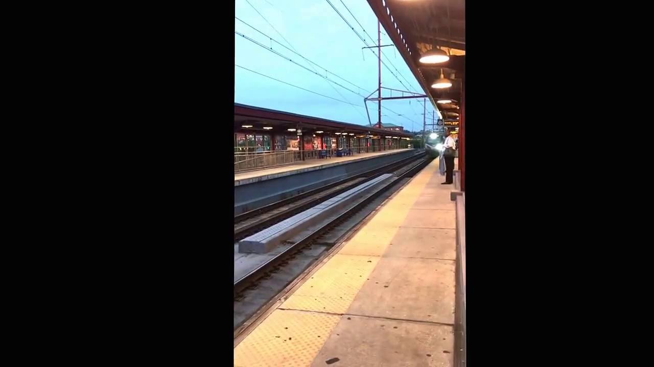 Amtrak 160 arrives Wilmington Station bound for NYC and Boston 9/16