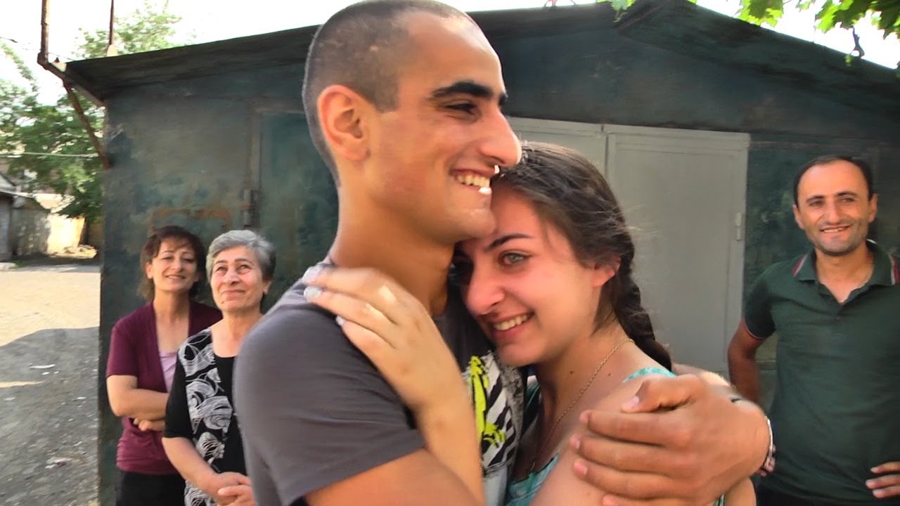 «Գյուղամեջ»․ Սասունցի Կարենին բանակ են տանում 12.07.17