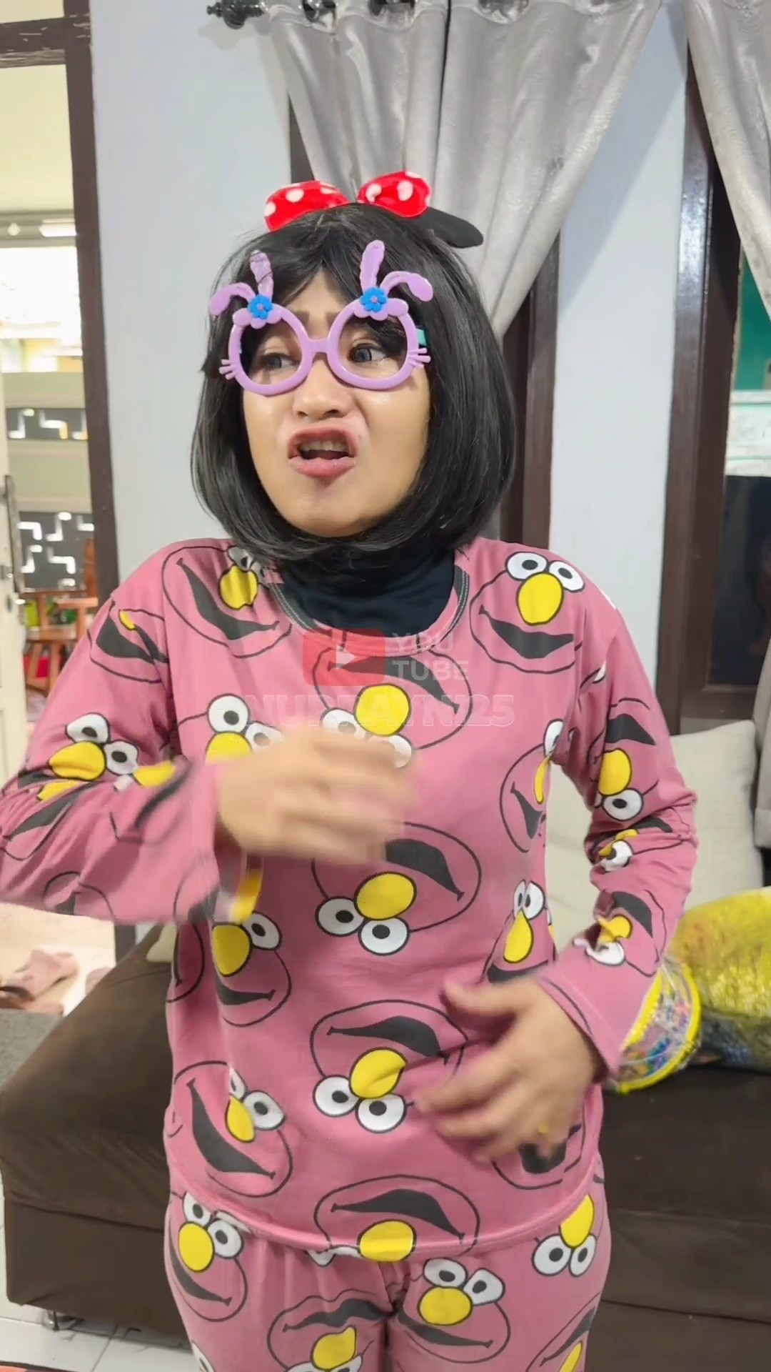 DITAWARIN MAKAN  MALU MALU | NURRAYNI25