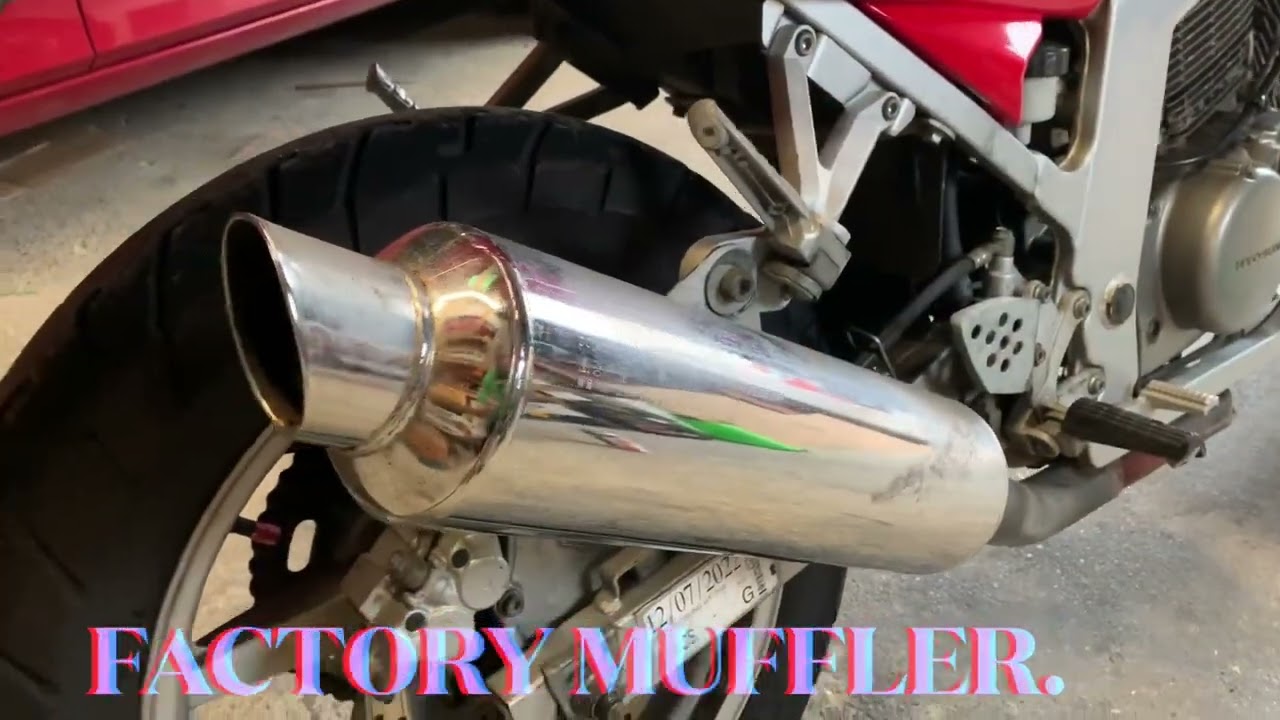 Hyosung GT250 Comet, new muffler vs old.