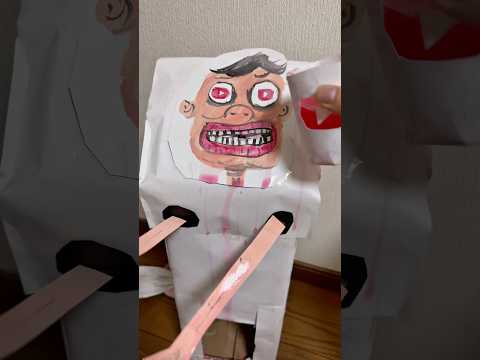 紅色に染まった飲み物を頂いたら小さな鍵を手に入れることができて希望をもった