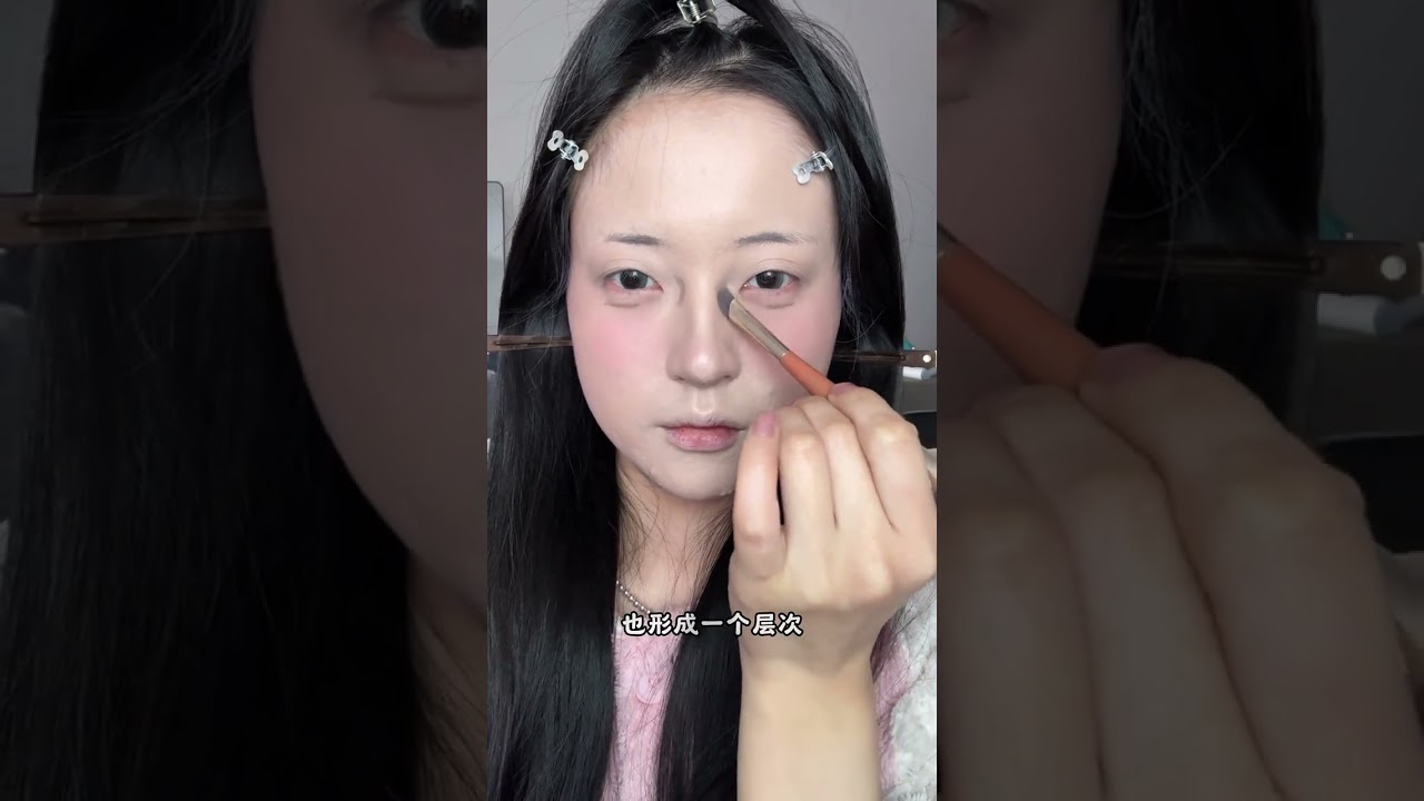 Revamp Your Look: Trendy Chinese Green Eyes & Red Lips Makeup Tutorial