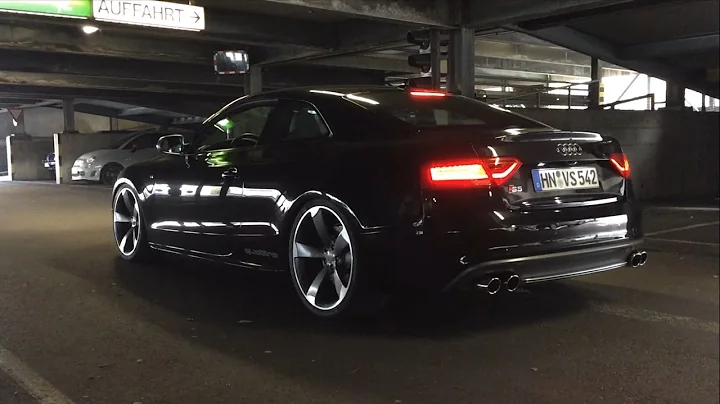Audi S5 4.2 V8 LOUD EXHAUST CRACKLING POPPING Machine Gun Style