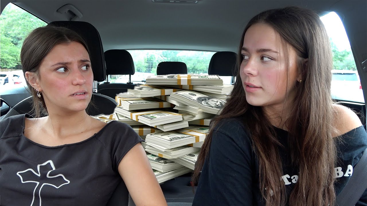 Took my little sister shopping 😄😄😄