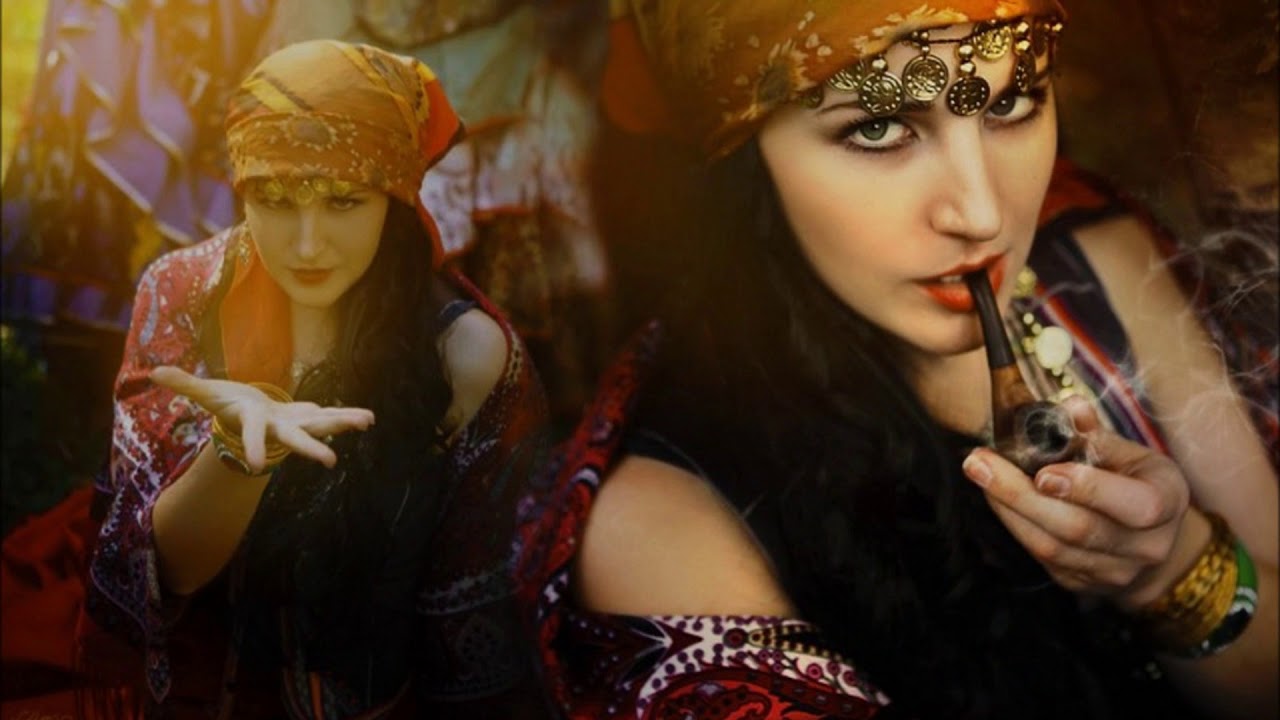 головной убор цыганки. цыганские невесты. дочь цыганка. женщина цыганка. мама цыганка.