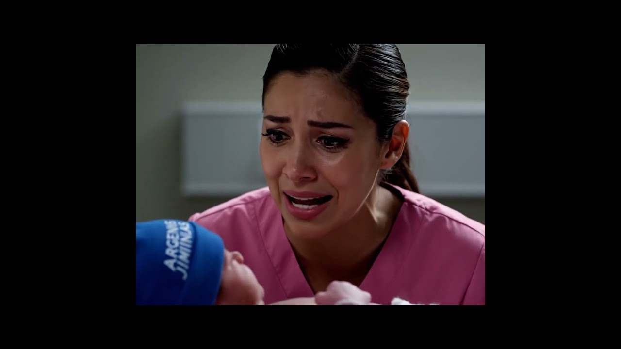 ¡La Madre del Bebé Regresa y se Arma la Pelea Épica! (Comedia)