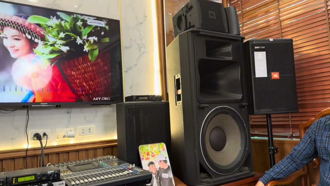 Khai Xuân Cứ mở JBL SRX 738 ra zin và xịn nó như vậy,cho 1/2 con bọ bán đồ giả nó cay cú