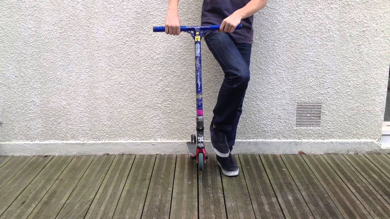 Faire un tap whip en trottinette freestyle - Tutoriel Figures Saut