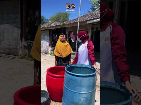 Polres Lombok Timur hadir untuk membantu masyarakat Dusun Aro Inak, Desa Sekaroh, Kecamatan Jerowaru