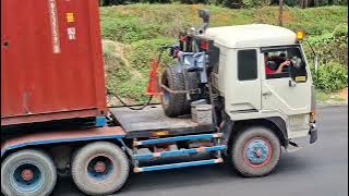 SALUT-tak tega langsung tarik walau buru buru melawan waktu driver muda balas budi kedriver tua