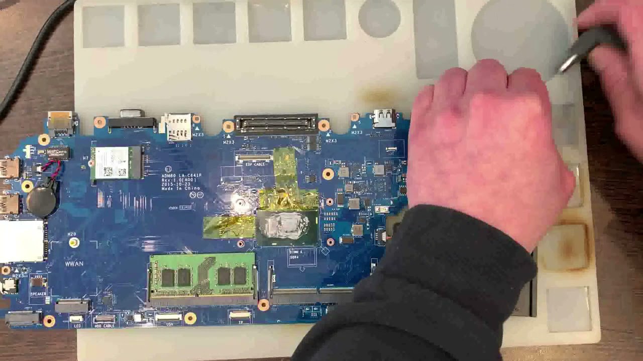 in de tussentijd Kritiek terugtrekken Laptop moederbord reparatie - Techreparatie.nl | 050-2030520