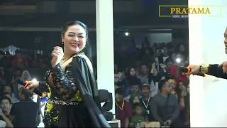 VIRAL !!! DUET ROMANTIS DIDI KEMPOT & YEN VELLIA KUTAI BARAT AMBYAR