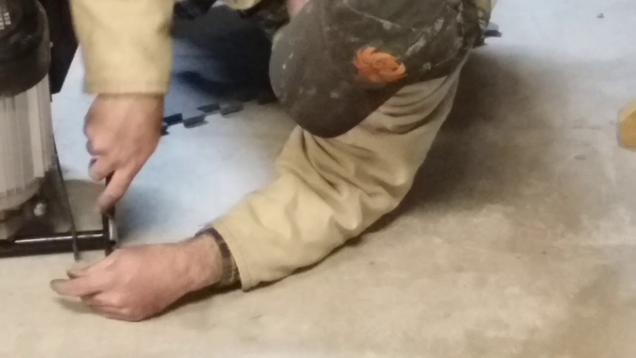 mounting location for Harbor Freight 5ton electric log splitter YouTube