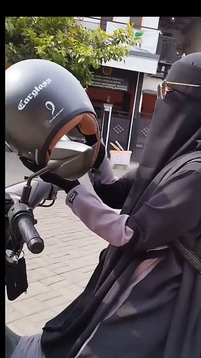 Viralshotrs hijabi ladki#drive scooty dengan parda penuh#dengan@_19_s.