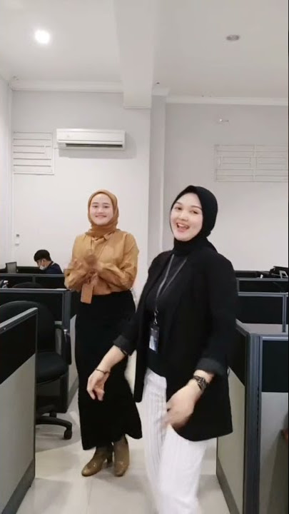 kakak cantik mendung tanpo udan Ndarboy Genk #shorts #ytshorts