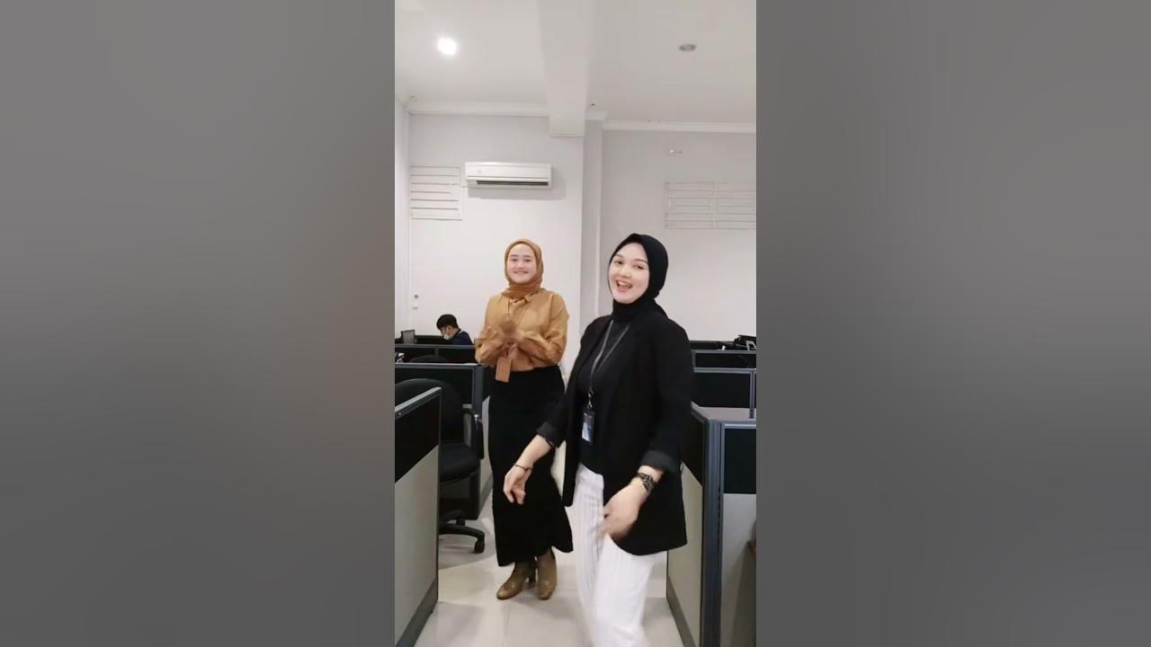 kakak cantik mendung tanpo udan Ndarboy Genk #shorts #ytshorts