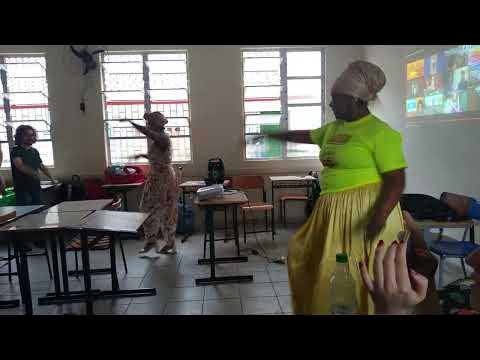 oficina de dança Afro com Jussara Lima, colégio Benonivio João Martins,  Brejaru Palhoça. 